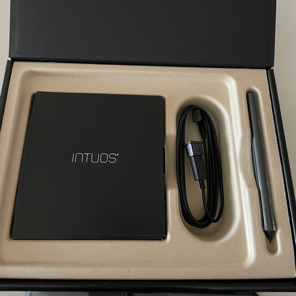 Wacom INTUOS Art digital tablet - Picture 2 of 6